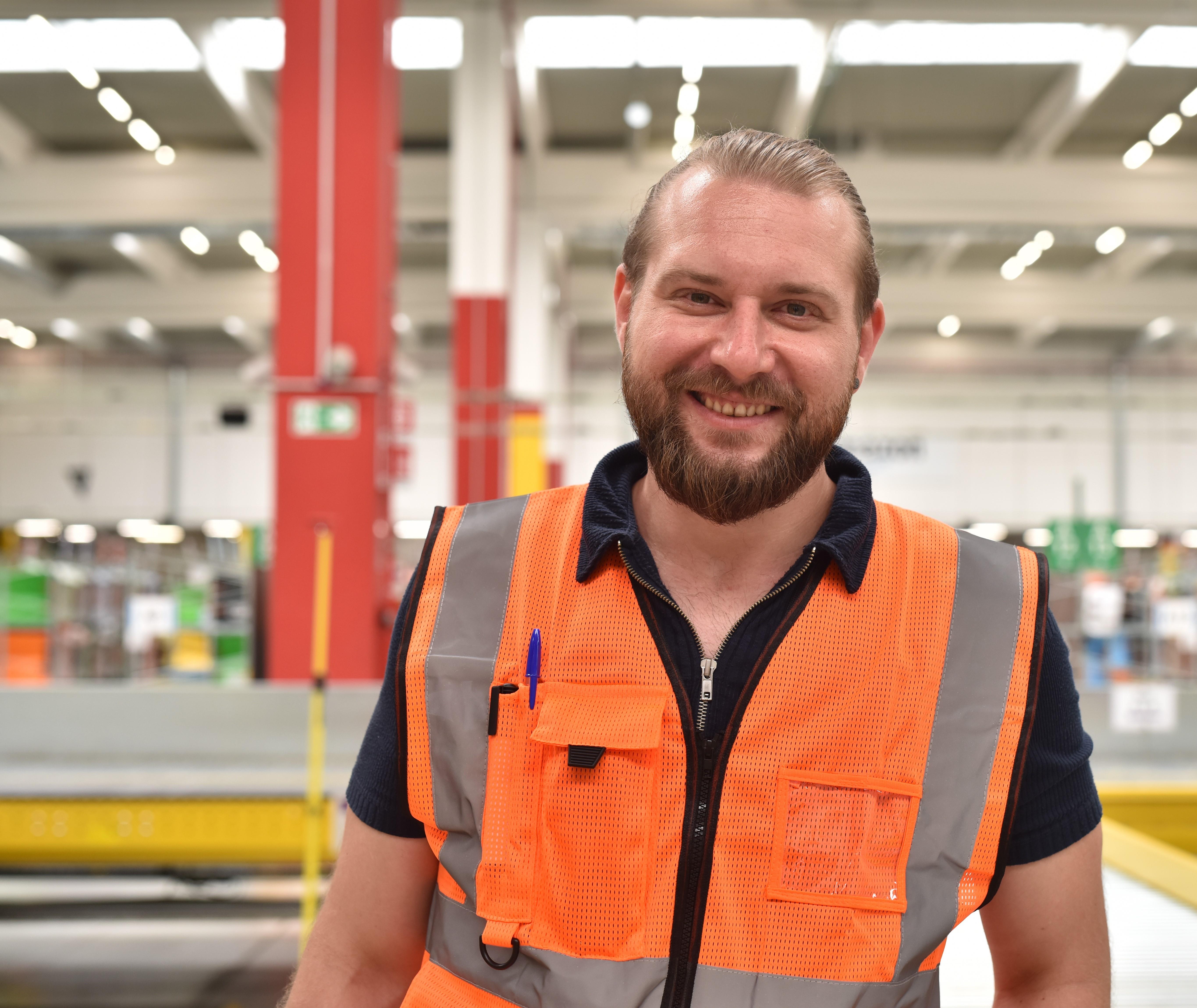 Background photo - About Amazon