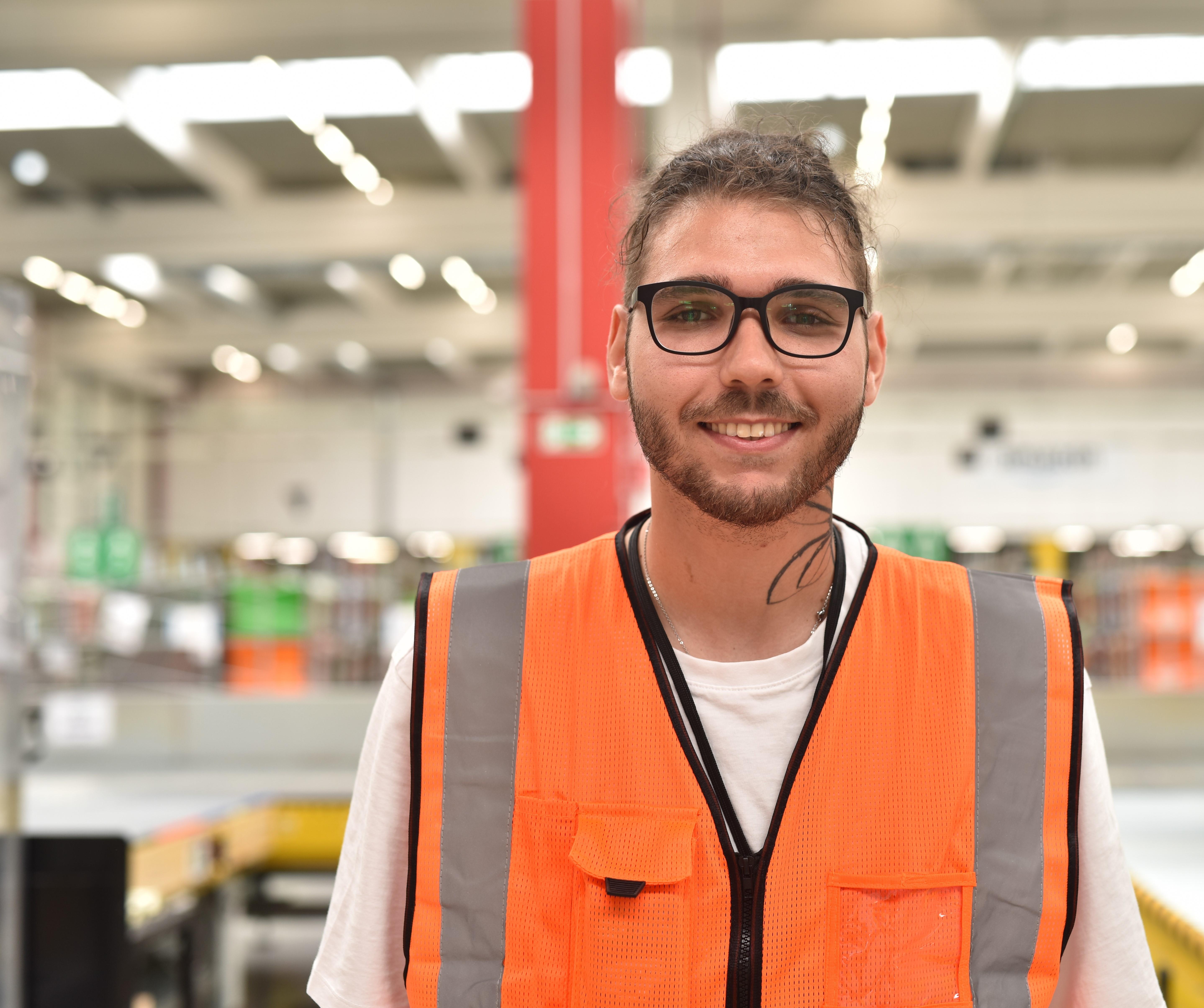 Background photo - About Amazon